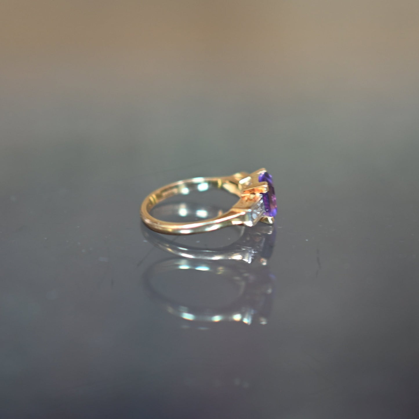 Vintage Art deco style 18k gold amethyst ring with diamond set shoulders, 7.25