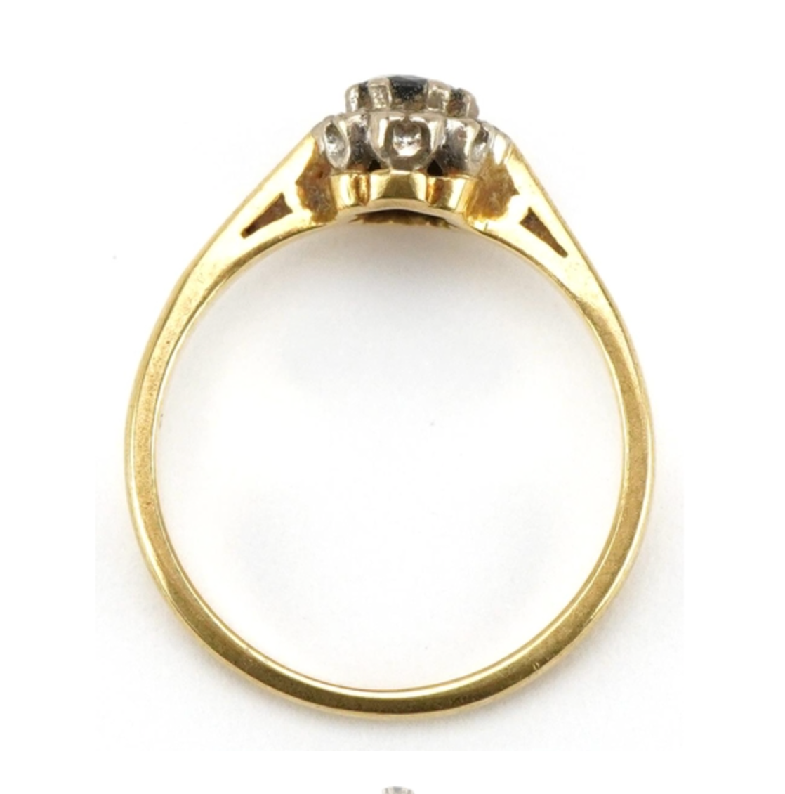Beautiful 18k gold oval cut sapphire and diamond cluster ring, Size 6 US, L UK