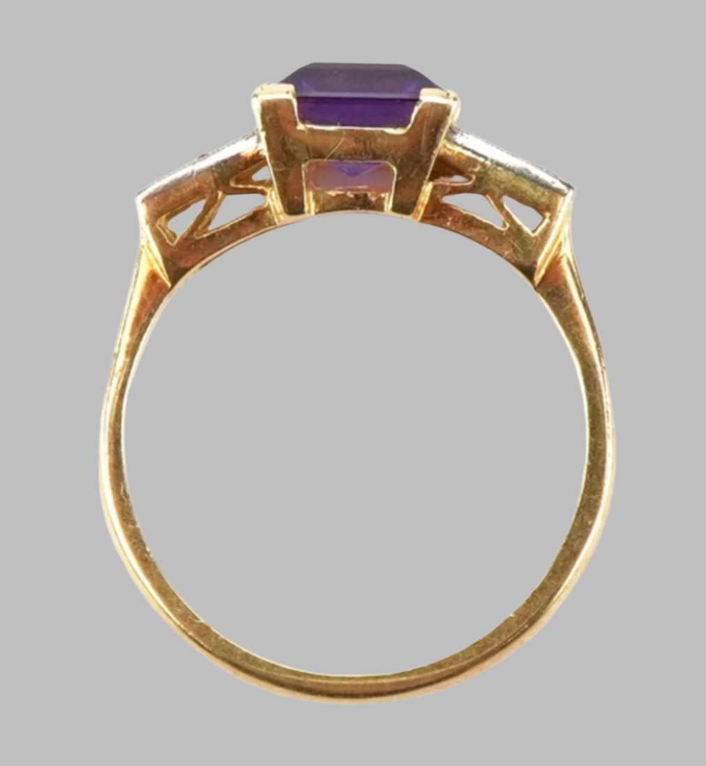 Vintage Art deco style 18k gold amethyst ring with diamond set shoulders, 7.25