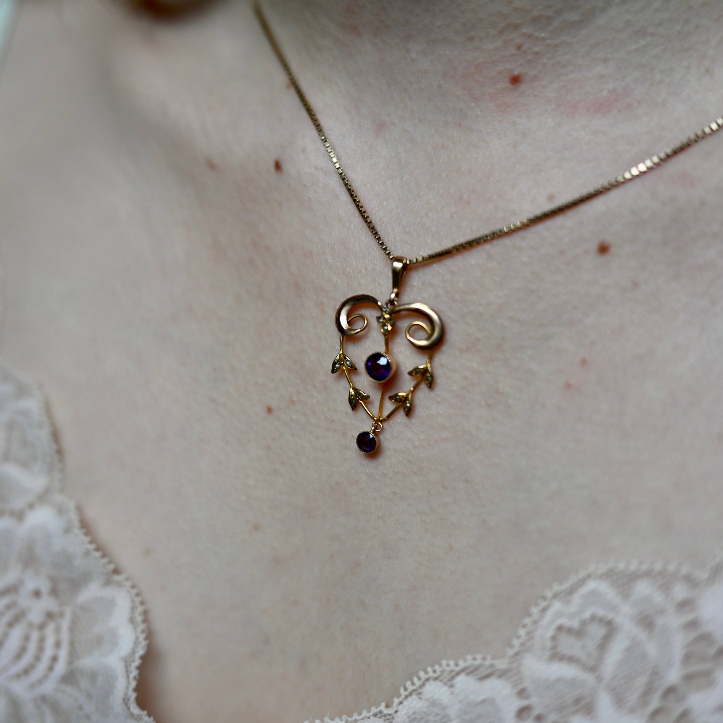 Antique Edwardian Amethyst and pearl Lavalier pendant yellow gold 3.8cm 1.4g