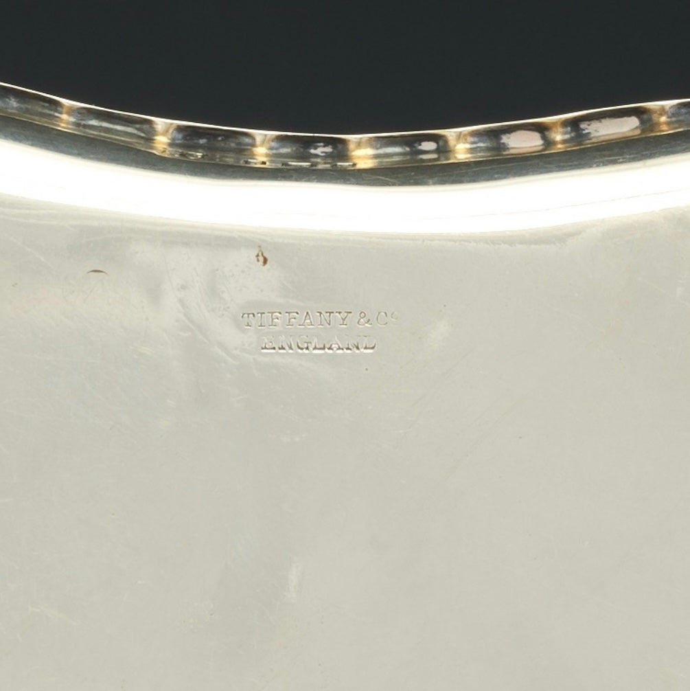 Tiffany & Co. Art Deco small sterling silver tray, by Richard Comyns, London 1932