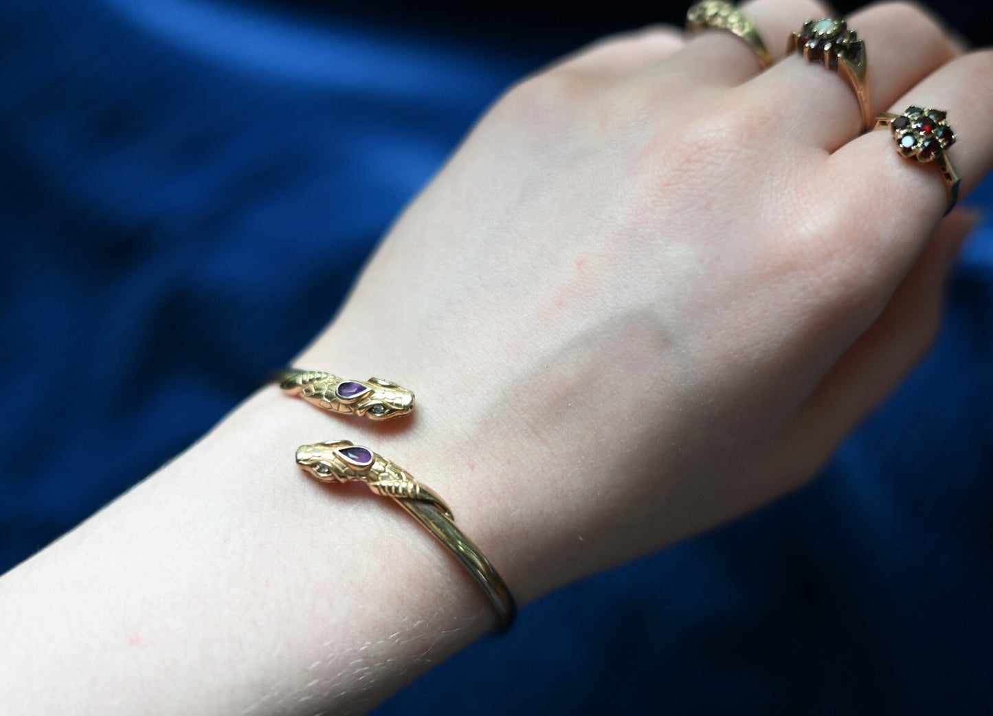 Stunning Antique gold bangle snake heads with amethyst and clear stones 9k, 9.5g